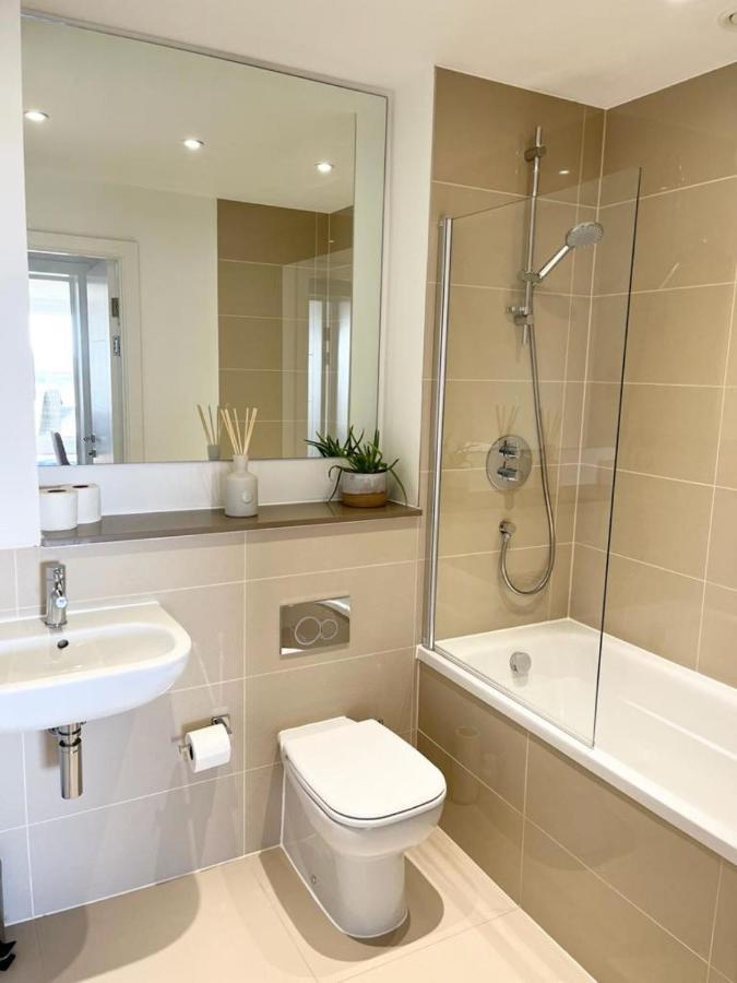 Lowen, 1 Lusty Glaze, Newquay, Cornwall Apartment *