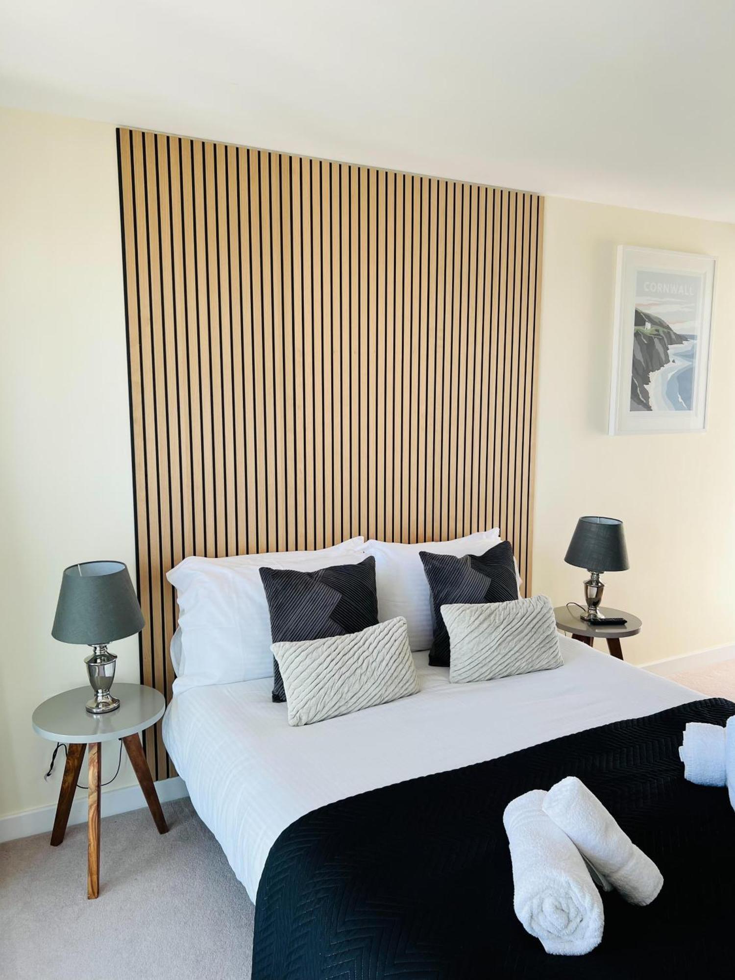 Lowen, 1 Lusty Glaze, Newquay, Cornwall Apartment *