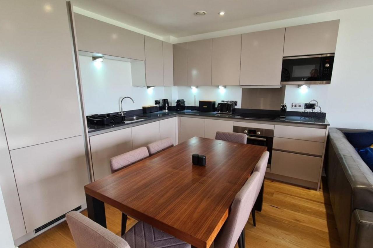 Lowen, 1 Lusty Glaze, Newquay, Cornwall Apartment *
